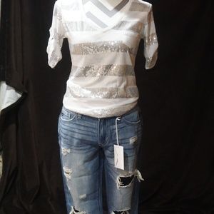 Woman's V-neck T-shirt with sequin stripes